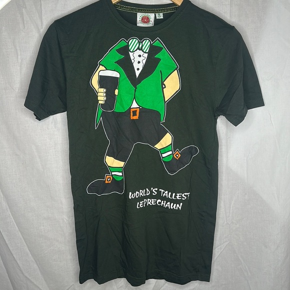 Traditional Craftwear ‘worlds tallest leprechaun ‘🍀 drinking a Guinness green S - Picture 1 of 3